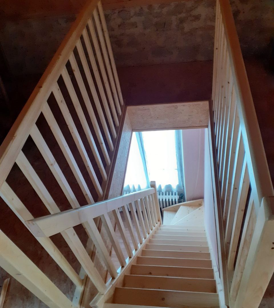 escalier intérieur en bois